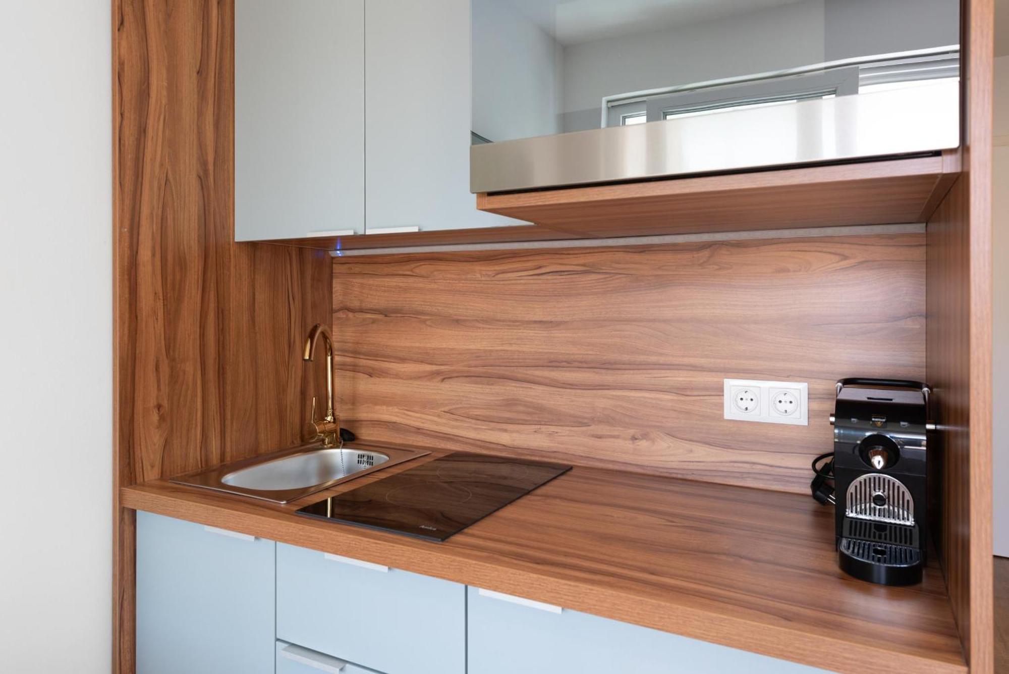 Schickes All-Inklusive Apartmentzimmer By Resida Asset Gmbh Brunn am Gebirge Bagian luar foto